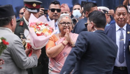 尼泊尔临时政府总理首次公开表态：执政不会超过半年，将顺应民意