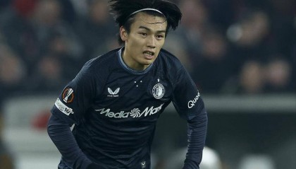 20岁日本新星闪耀荷甲，盐贝健人梅开二度助奈梅亨逆转费耶诺德夺胜