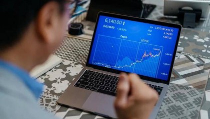 基金老将，买胜宏科技、新易盛狂赚20亿