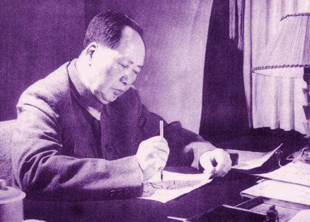 1949年新中国成立时，蒋介石尚未离开大陆，他在哪，又做了什么？