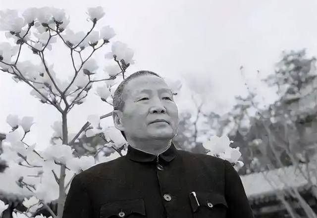 1949年新中国成立时，蒋介石尚未离开大陆，他在哪，又做了什么？