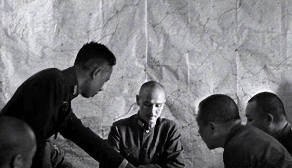 1949年新中国成立之时，蒋介石还在大陆，他在哪？又在做些什么？