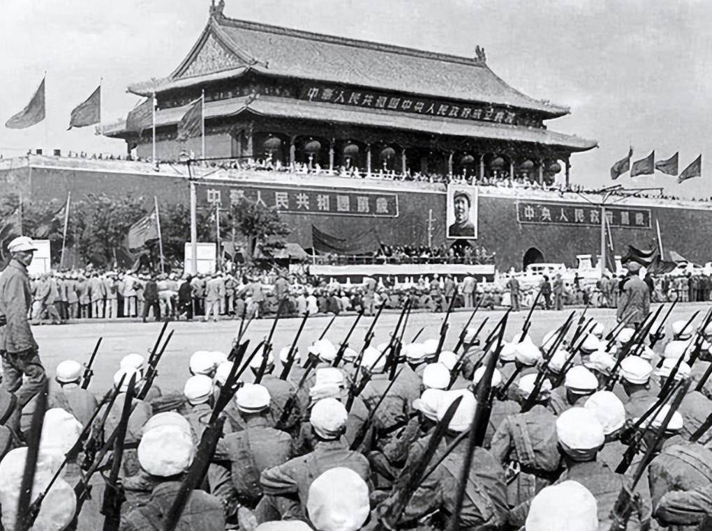 1949年新中国成立之时，蒋介石还在大陆，他在哪？又在做些什么？
