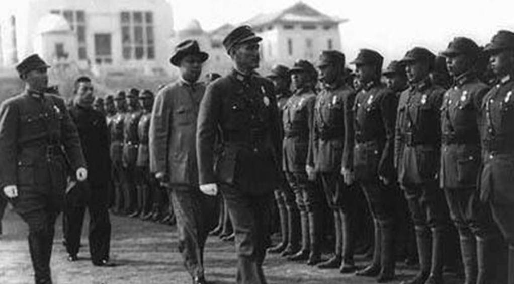 1949年新中国成立之时，蒋介石还在大陆，他在哪？又在做些什么？
