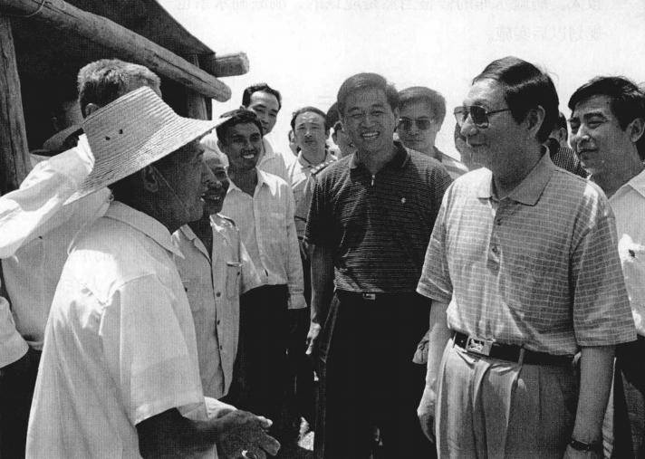 1998年岳阳大堤危在旦夕，张昌平半夜接到一个电话拯救几十万人命
