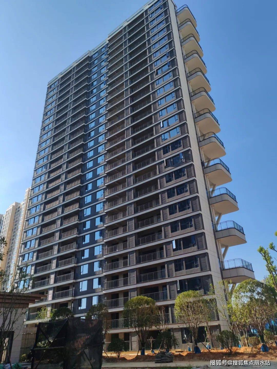 2025最新网站岳阳【岳阳和辰揽悦】售楼处欢迎您|楼盘详情-样板间/价格/户型-停车位-容积率-小区环境-售楼处地址-定位 -【预约电话】