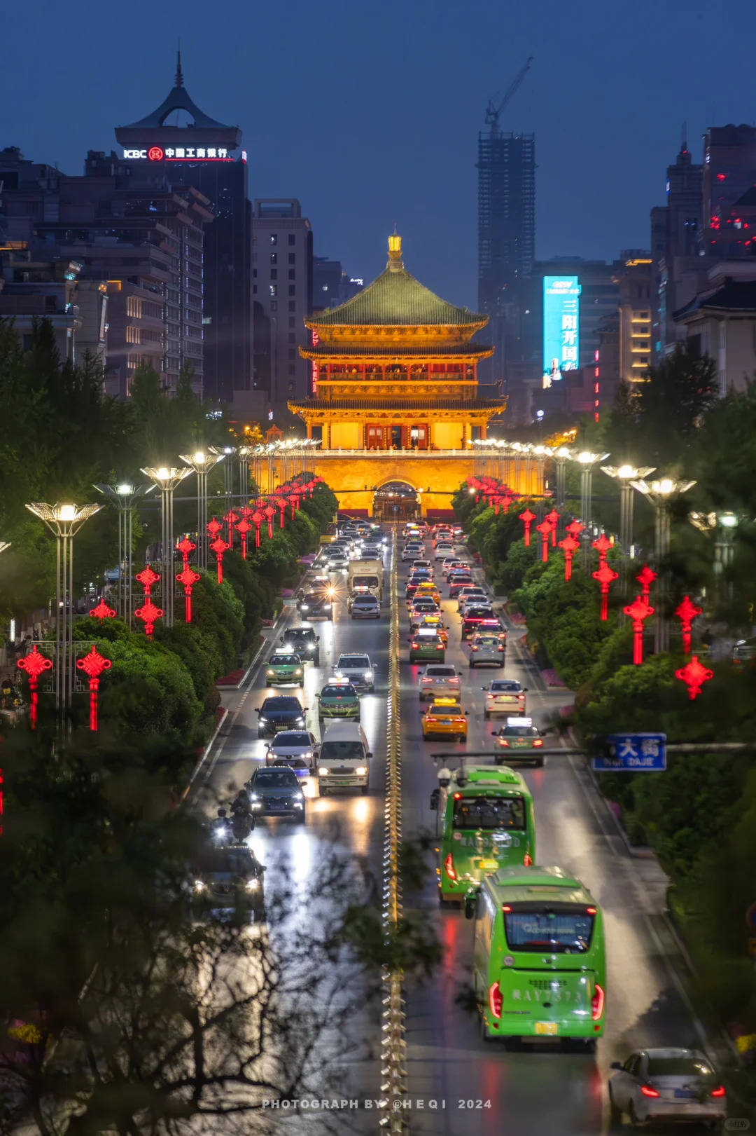 大唐不夜城西安地址在哪，西安不夜城坐标揭秘，正确玩法竟藏这里