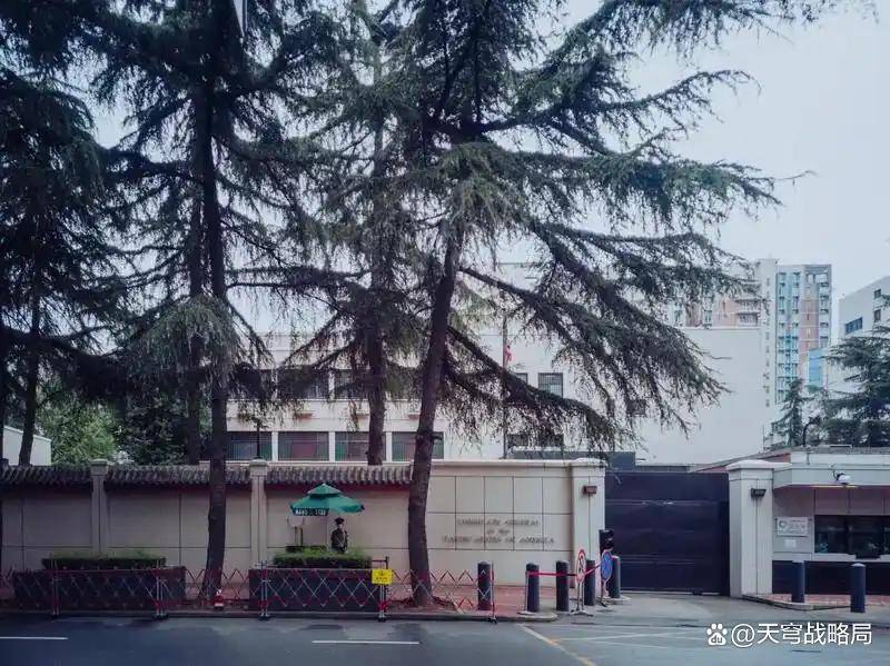 美驻华领事馆紧急通告：因资金中断问题，官方账号无限期停更