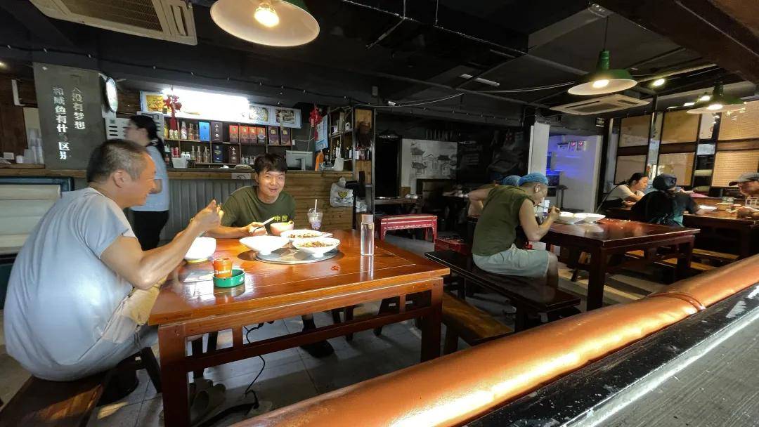 武汉一老板:给全体员工涨工资!不少人买了新房