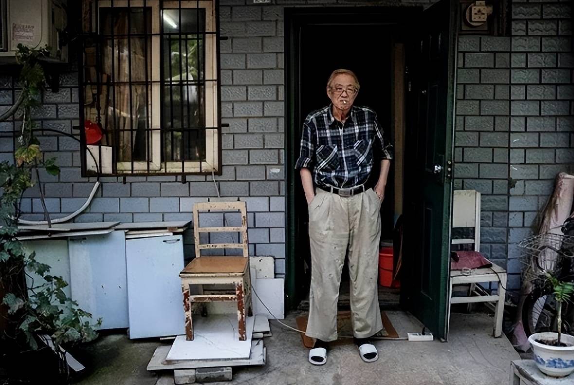 2007年日本老人迁居武汉,开店16年工资仅3300元:遗产都捐给员工