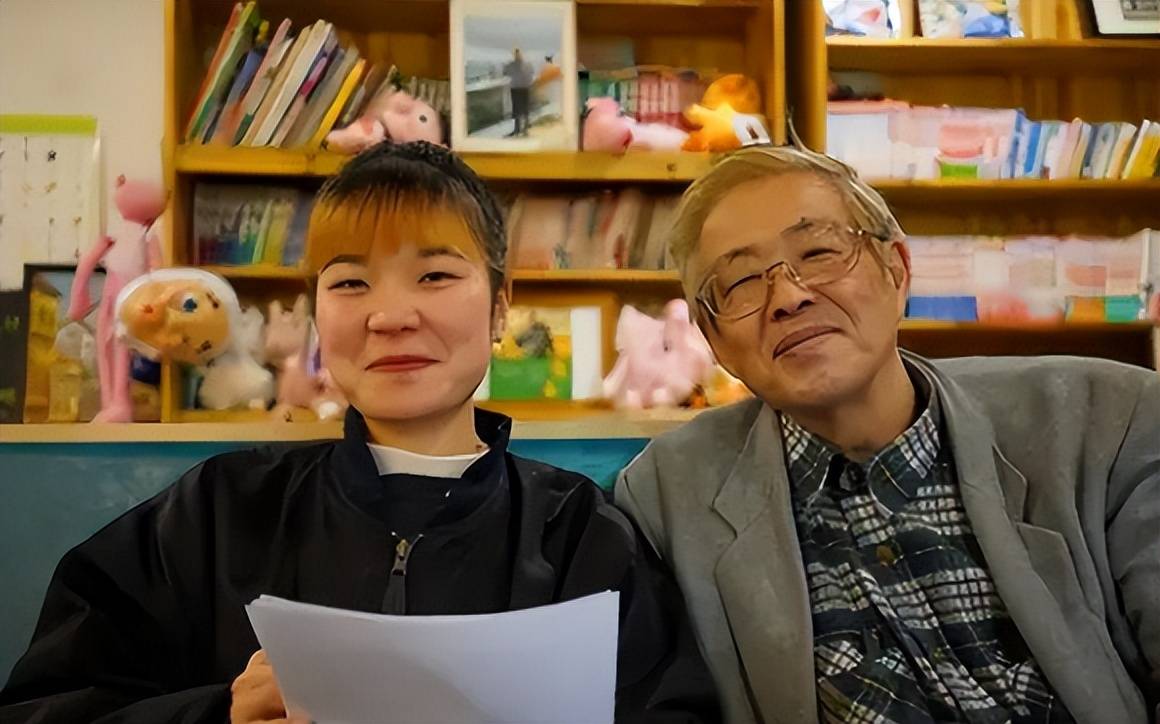 2007年日本老人迁居武汉,开店16年工资仅3300元:遗产都捐给员工