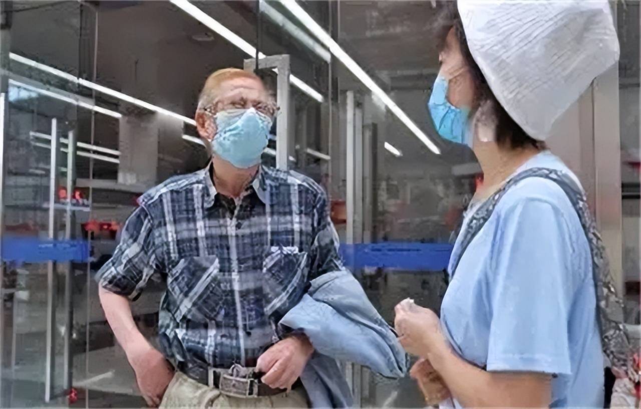 日本老人迁居武汉,开店15年只留3300元工资:遗产都捐给中国员工