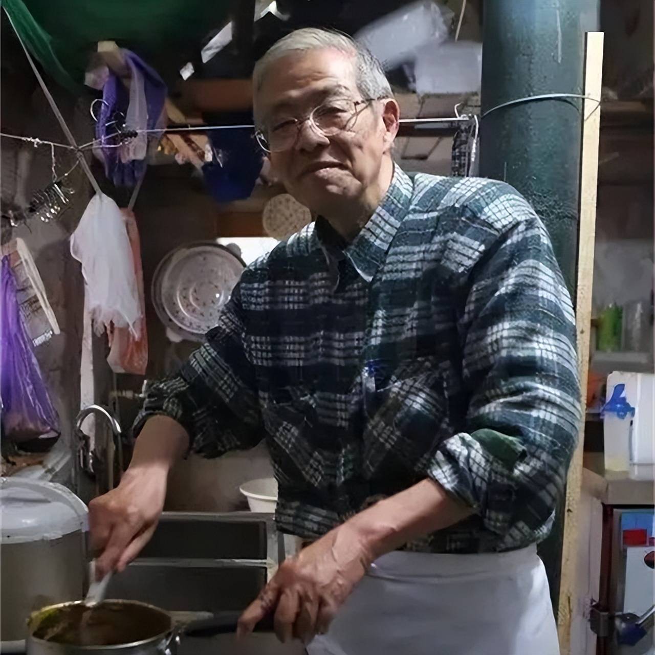 日本老人迁居武汉,开店15年只留3300元工资:遗产都捐给中国员工